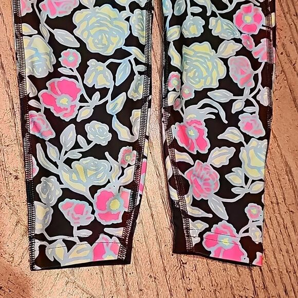 Girls size S floral Under Armour leggings NWOT - Picture 5 of 13